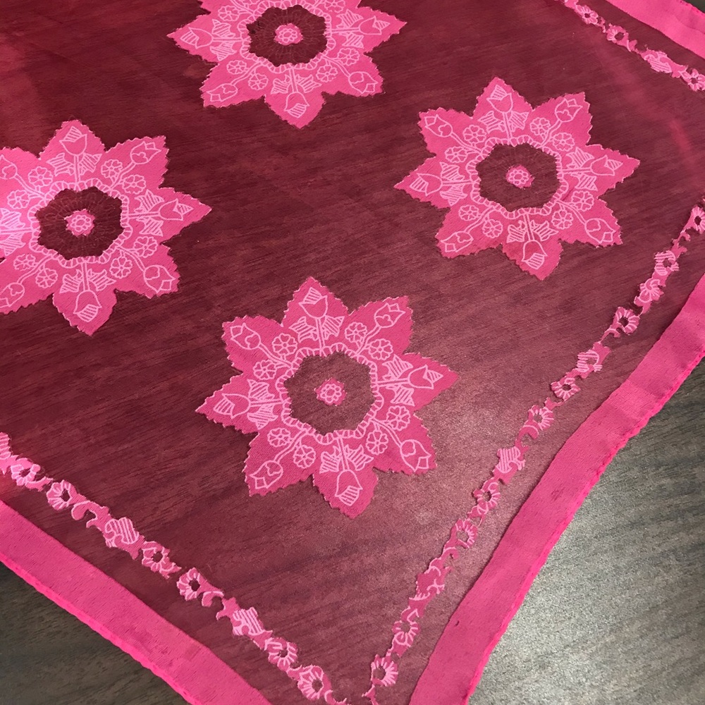 Rose-colored scarf